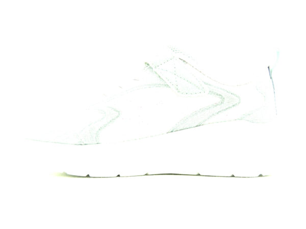 303557L – Image 3